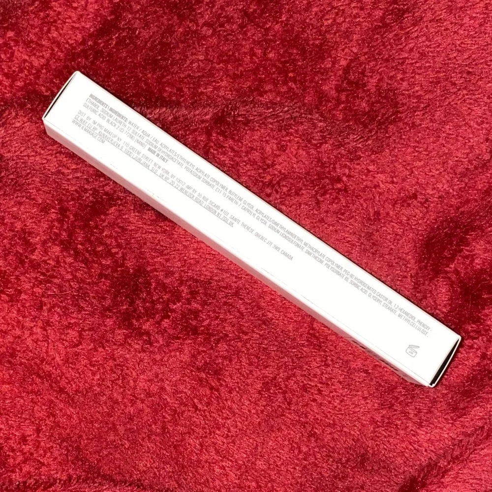 Il Makiage Black Card Waterproof Liquid Eyeliner